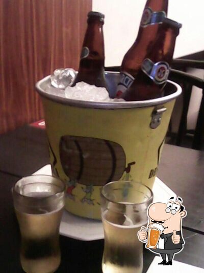 Você pode tomar uma tulipa de cerveja leve ou escura