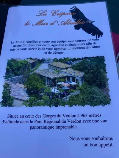 L'annonce publicitaire montre les informations sur Le Mur d'Abeilles