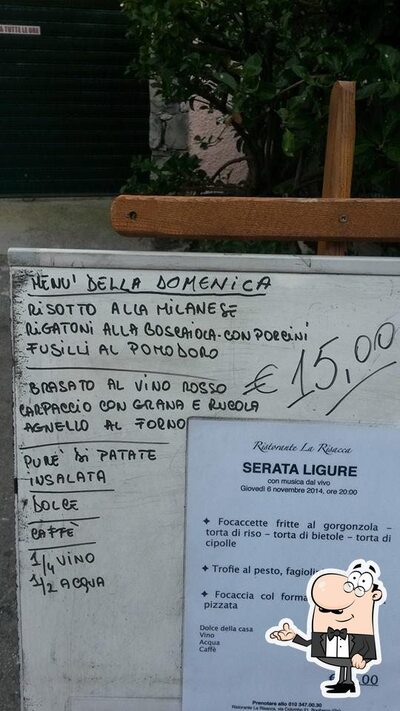 Siediti a un tavolo di La Risacca Bogliasco