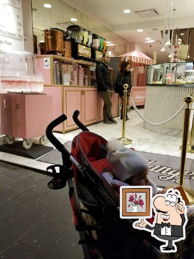 L'intérieur de Ballanger Confiserie Crêperie