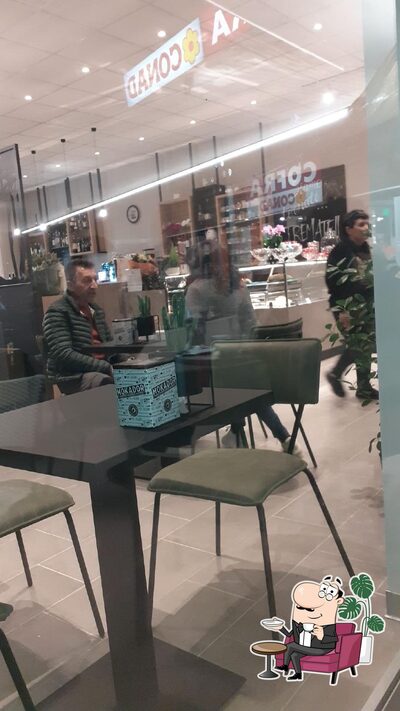 Siediti a un tavolo di Faenza 1