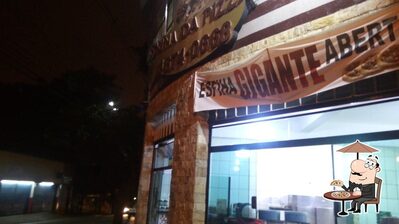 Desfrute da vista da área externa do Skina da Pizza