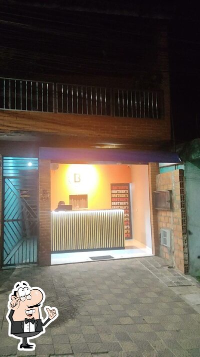 O interior do B. Brother's Burger