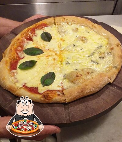 Consiga pizza no Samsara Lounge Bar
