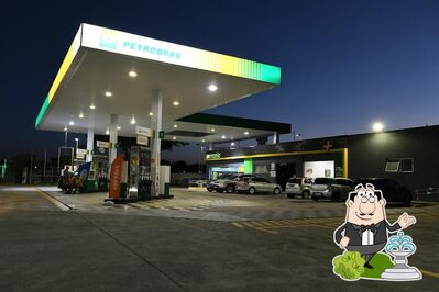 Desfrute da vista da área externa do Posto Petrobras