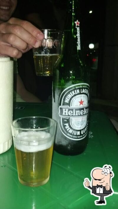 Bar cultural serve uma gama de bebidas