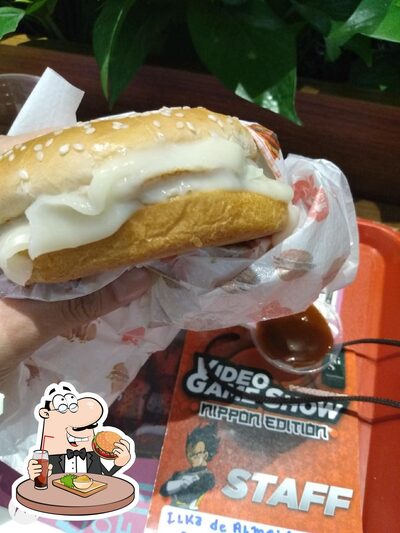 Deguste um dos hambúrgueres disponíveis no Bob's Burger - Taguatinga Shopping
