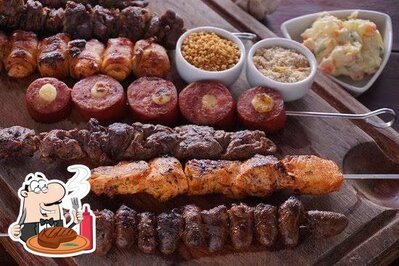 Pratos de carne são disponibilizados no Recanto do espetinho