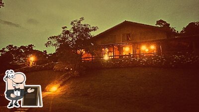 Veja o exterior do Pousada Alto dos Manacás