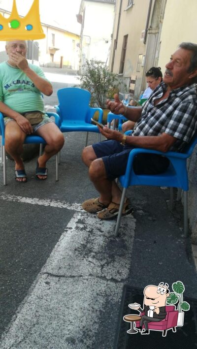 Siediti a un tavolo di Bar Sole