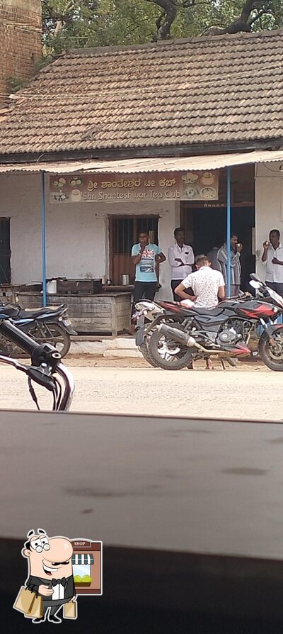 The outside area is an important feature of Shri Shanteshwar Tea Club