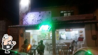 O interior do Canoa Pizza