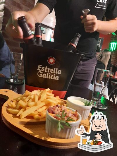 Platos en Lake House Pub