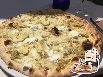 Prenditi una pizza al ristorante Vecchi Ricordi