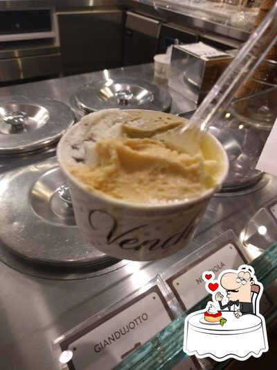 Venchi serve un'ampia varietà di dolci