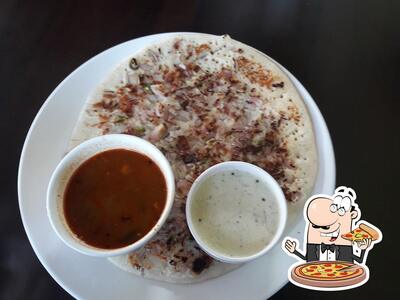 Pick pizza at Curry Leaves Pure Veg Pimpalgaon Restaurant & Banquet Party Hall करी लिव्हस पिंपळगाव