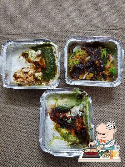 Food at Amritsari Kulcha