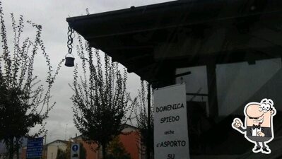 Goditi la vista dall'area esterna di Trattoria Ricomilla