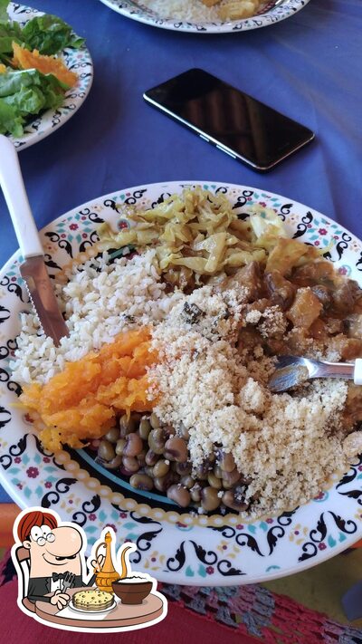 Comida em Samosaria Hare