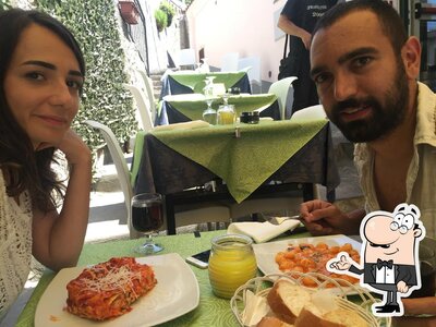 Siediti a un tavolo di Che bontá Gastronomia Take Away