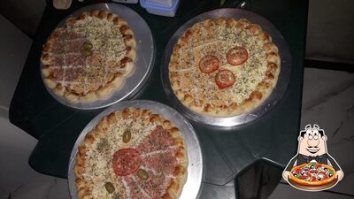 No Pizzas e Lanches Família ., você pode desfrutar de pizza