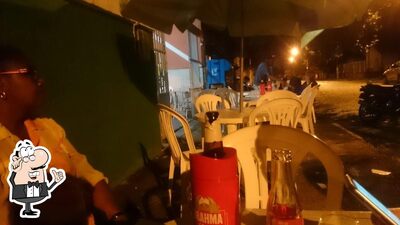 O interior do BOM BAR