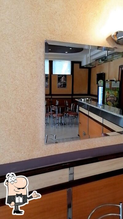 Siediti a un tavolo di PEČENJARNICA DAN,S. RADIĆA 37