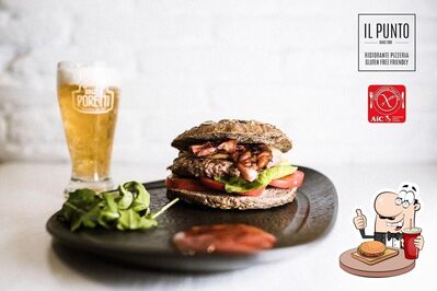 Prenditi un hamburger alla pizzeria Il Punto