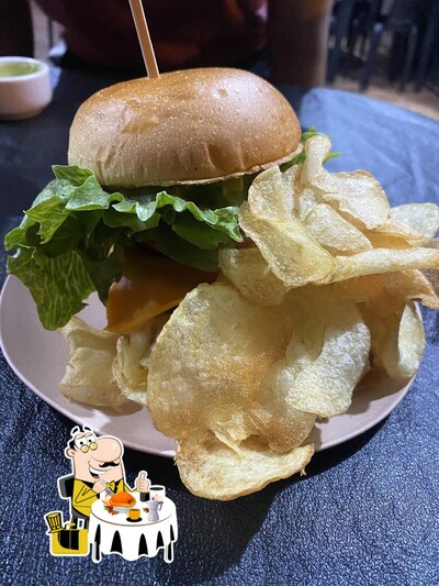 Platos en Super Burguer