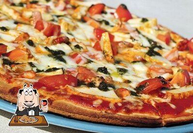 No Nicole Pizzaria, você pode pedir pizza