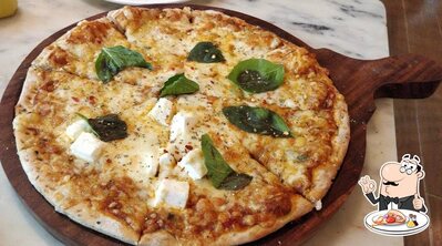 At Yaara Da Adda, you can order pizza