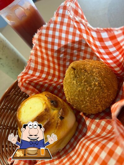 Comida em Dona Lúcia Salgados Gourmet