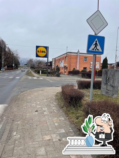 Jetez un coup d’œil à l'extérieur de Pod Topoľom