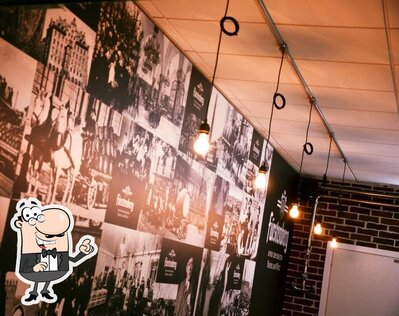 Siediti a un tavolo di Change Bar Schio