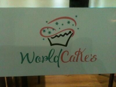 O World Cake's tem seu próprio logotipo