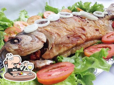 Comida em Restaurante Peixe No Bafo