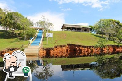 Você pode espairecer no na área externa do Restaurante Encanto do Saracá