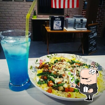 Enjoy a drink at Munchies coffee Shoppe