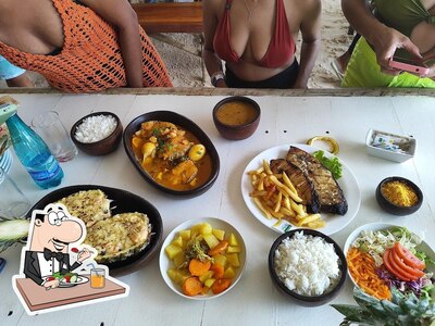 Platos en Laguna Beach Club Guriú