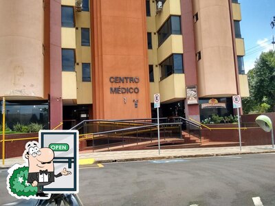 Veja imagens do exterior do Bon Vivant Grill
