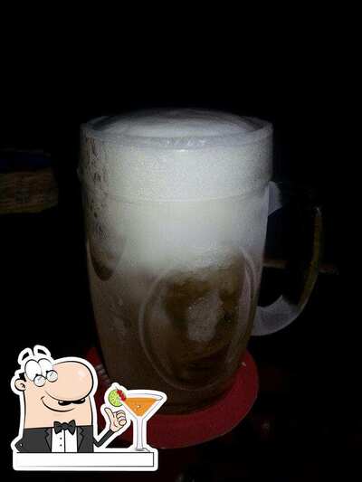 Reduza sua sede com uma bebida no Barnabee Pub