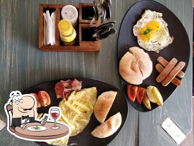 Food at Base Morjim
