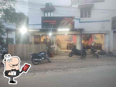 Check out how Shawarma Xpress looks outside