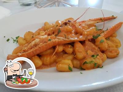Degusta i sapori della cucina di mare al ristorante Ristorante Giakis Di Villani Antonella