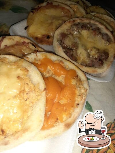 Comida em Pizzaria e esfinharia rabelo