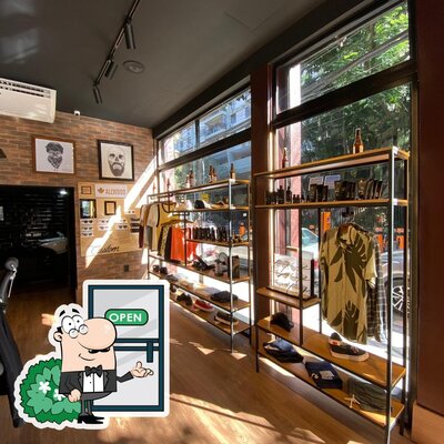 Veja a área externa do Barbearia - D.O.N Barber Beer - Botafogo