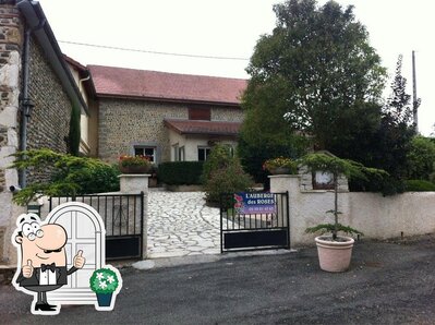 Vous pouvez prendre un bol d'air frais à l'extérieur L' Auberge des Roses Loupien Monein