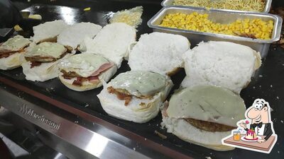 Não esqueça de experimentar uma sobremesa no Tasty Foods