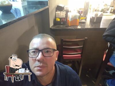 Veja imagens do interior do Point Bar