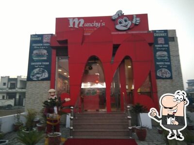 The exterior of Munchy's